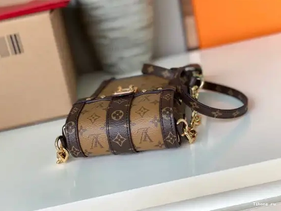 Affordable VERTICAL VUITTON TRUNK POCHETTE LOUIS 0501
